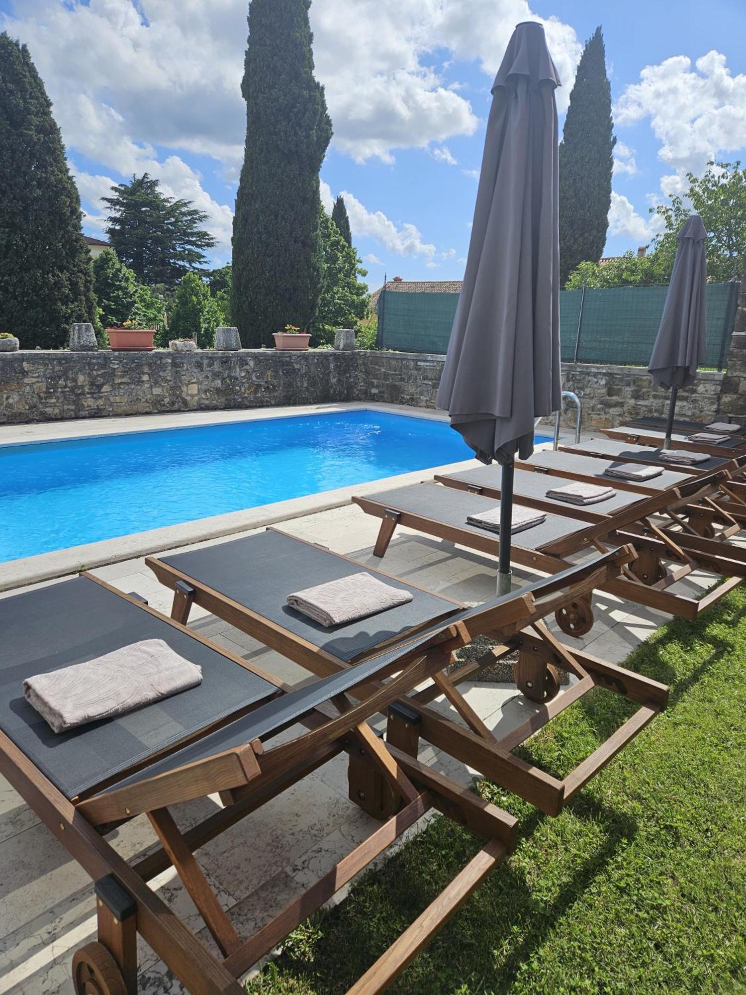Villa Letizia Oprtalj Exterior foto