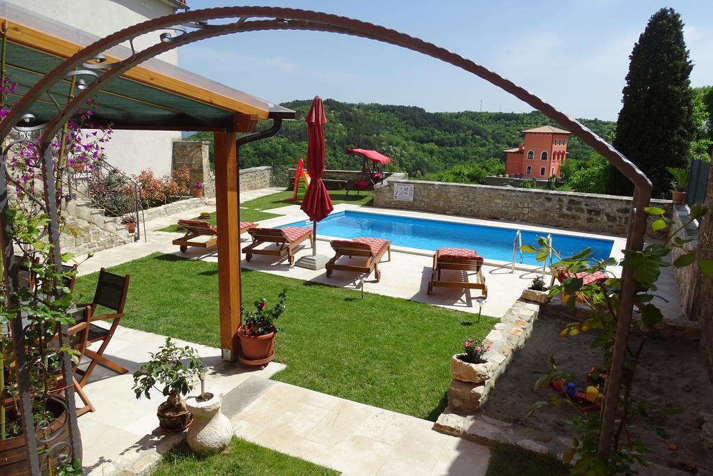 Villa Letizia Oprtalj Exterior foto